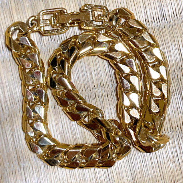 ジバンシィ ゴールド喜平チェーンGGロゴ留め具ブレスレット 美品! ジバンシィ ゴールド喜平チェーンGGロゴ留め具ブレスレット 美品!