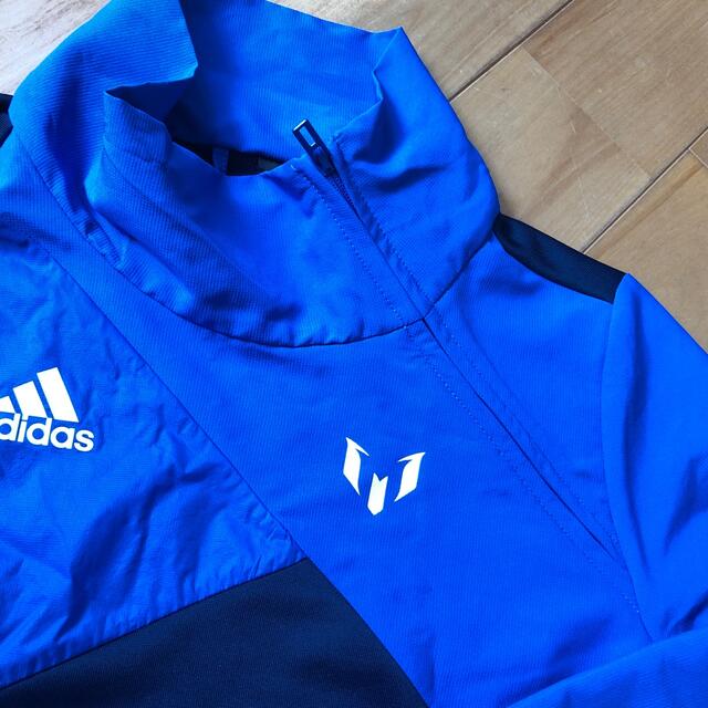 adidas(アディダス)の美品　adidas120 キッズ/ベビー/マタニティのキッズ服男の子用(90cm~)(ジャケット/上着)の商品写真