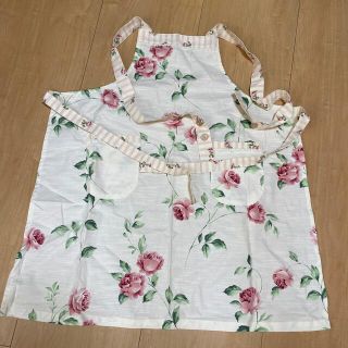 ローラアシュレイ(LAURA ASHLEY)のローラアシュレイ　エプロン(収納/キッチン雑貨)