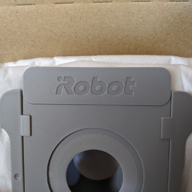 iRobot(アイロボット)のiRobot 交換用紙パック（3枚セット）正規品 製品番号：4648034 スマホ/家電/カメラの生活家電(掃除機)の商品写真