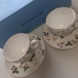 ウェッジウッド(WEDGWOOD)の[新品]WEDGWOOD ワイルドストロベリー カップ＆ソーサー 2客(食器)