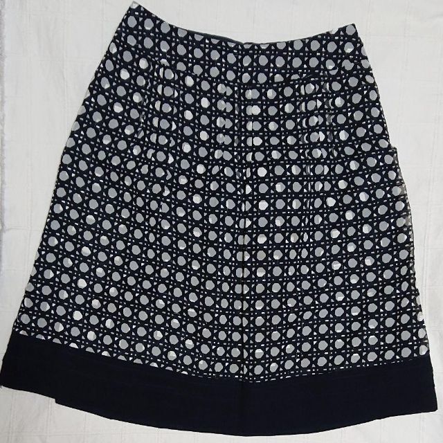 anySiS(エニィスィス)の2　 any SiS　オンワード樫山　幾何学模様のシフォン素材スカート レディースのスカート(ひざ丈スカート)の商品写真