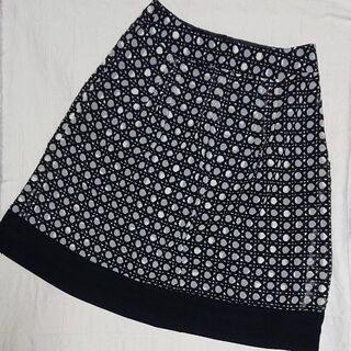 エニィスィス(anySiS)の2　 any SiS　オンワード樫山　幾何学模様のシフォン素材スカート(ひざ丈スカート)