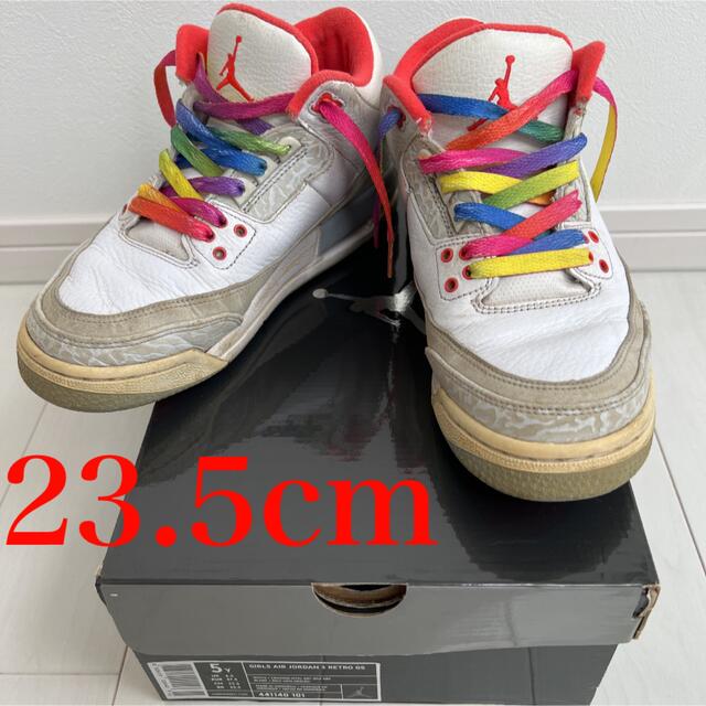 NIKE(ナイキ)のNIKE GIRLS AIR JORDAN 3 RETRO GS 23.5cm レディースの靴/シューズ(スニーカー)の商品写真