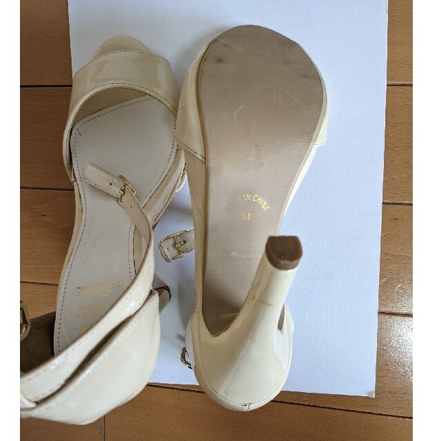 ef-de(エフデ)の新品未使用　エフデ　白　サンダル レディースの靴/シューズ(サンダル)の商品写真