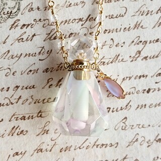 天然石 白水晶 オーロラ クォーツ サフィレット 香水瓶 ペンダント(ネックレス)