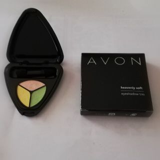 エイボン(AVON)の【未使用】3色アイシャドウ★(アイシャドウ)