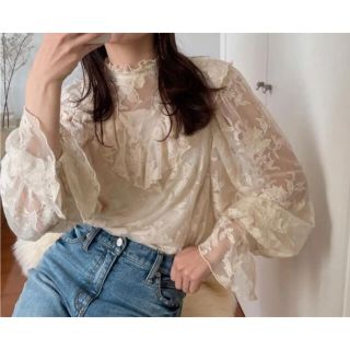 アメリヴィンテージ(Ameri VINTAGE)のLADY UNUSUAL LACE BLOUSE オフホワイト(シャツ/ブラウス(長袖/七分))