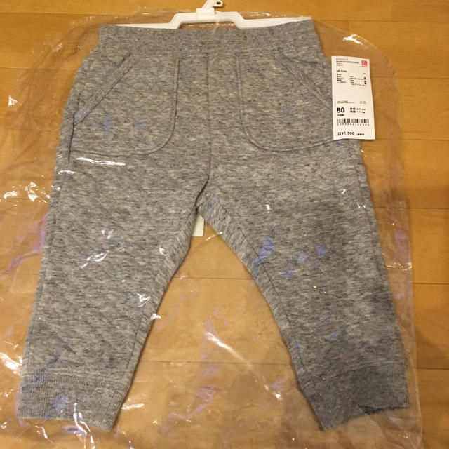 UNIQLO(ユニクロ)のUNIQLO キルトパンツ 新品 80cm キッズ/ベビー/マタニティのベビー服(~85cm)(パンツ)の商品写真