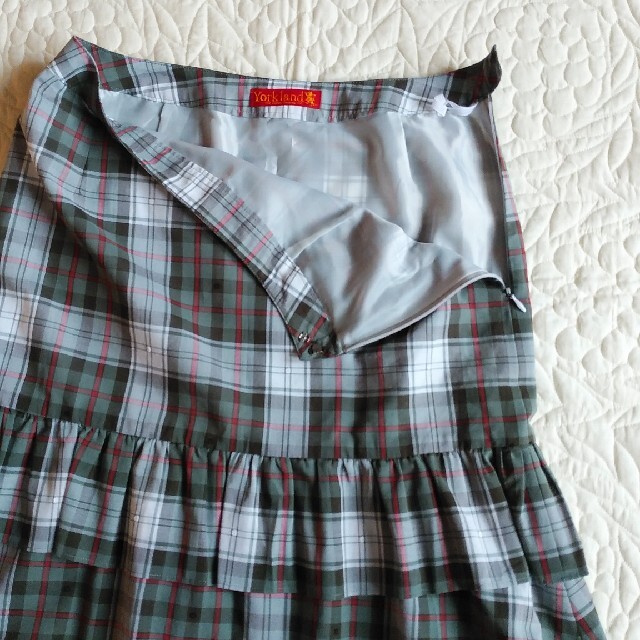 Yorkland(ヨークランド)の再値下げ✴新品未使用｢Yorkland｣裾フリルスカート レディースのスカート(ひざ丈スカート)の商品写真