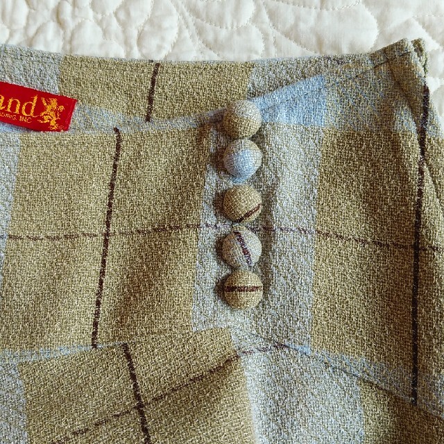 Yorkland(ヨークランド)の再値下げ✴新品未使用｢Yorkland｣くるみボタンフレアスカート レディースのスカート(ひざ丈スカート)の商品写真