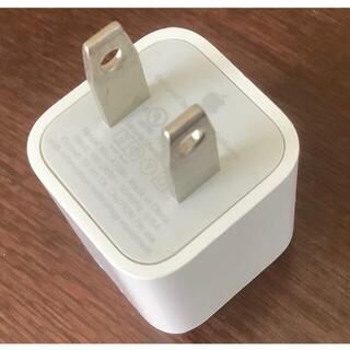 アップル(Apple)のApple iPhone  USBコンセント ACアダプター　純正品(変圧器/アダプター)