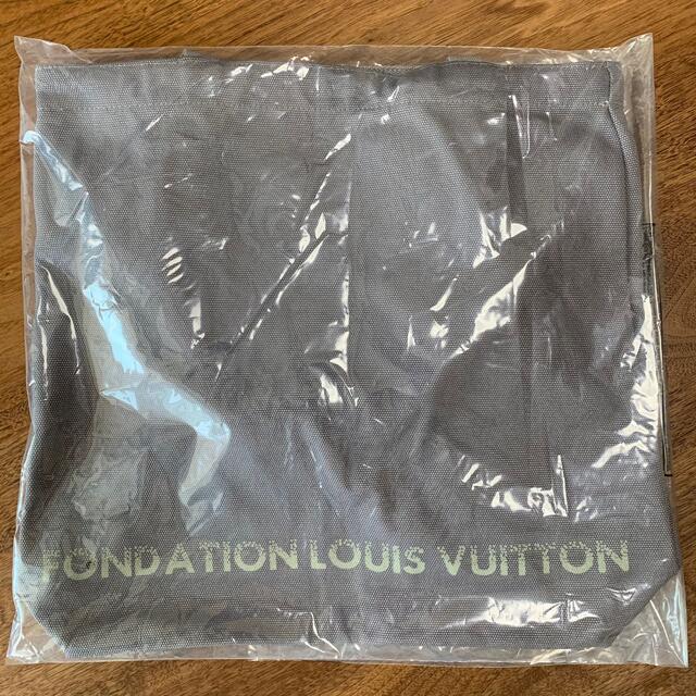 LOUIS VUITTON(ルイヴィトン)のフォンダシオン ルイヴィトン トートバッグ グレー ルイヴィトン美術館 レディースのバッグ(トートバッグ)の商品写真
