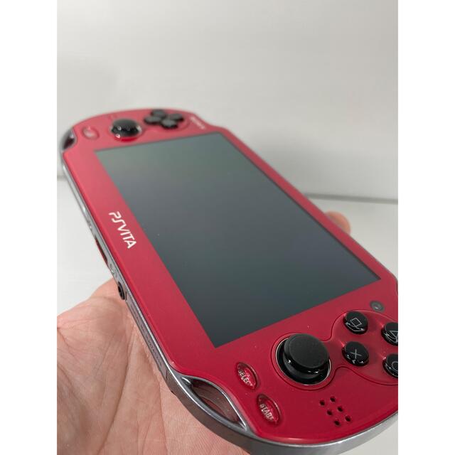 PlayStation Vita(プレイステーションヴィータ)の【本体のみ】PlayStationVita Wi-Fi レッド PCH-1000 エンタメ/ホビーのゲームソフト/ゲーム機本体(携帯用ゲーム機本体)の商品写真