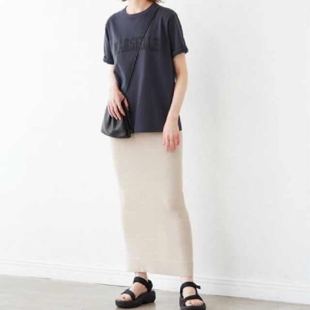 SLOBE IENA(スローブイエナ)のタグ付き新品 SLOBE IENAMARSEILLE ロゴTシャツ グレー レディースのトップス(Tシャツ(半袖/袖なし))の商品写真