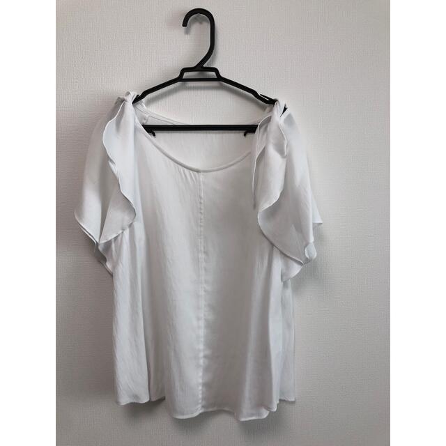 ViS(ヴィス)のVIS 袖リボンフリルブラウス　Mサイズ　ホワイト レディースのトップス(シャツ/ブラウス(半袖/袖なし))の商品写真