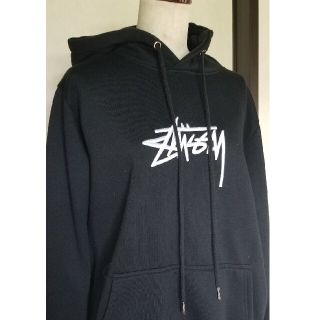 ステューシー(STUSSY)のあいね様専用　stussy　プルオーバーパーカー　完売品　刺繍　センターロゴ(パーカー)