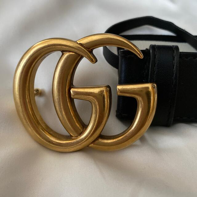 Gucci - GUCCI ベルト GGマーモント シャイニーバックルレザーベルトの