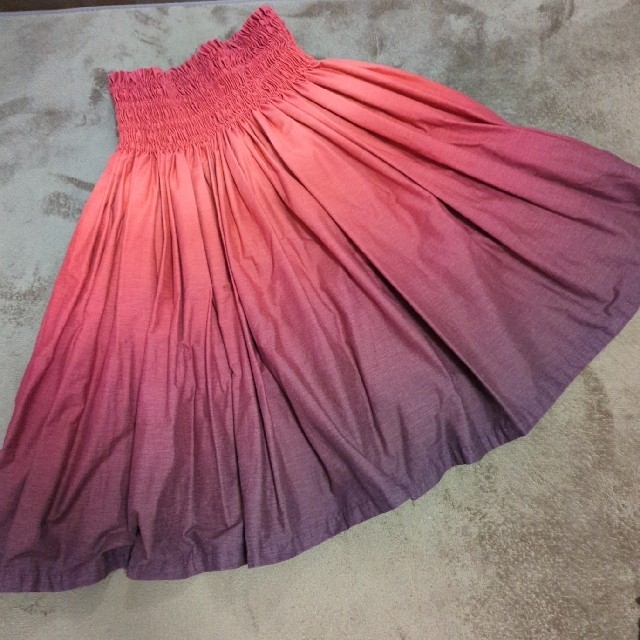 パウスカート(赤〜紫グラデーション) レディースのスカート(その他)の商品写真