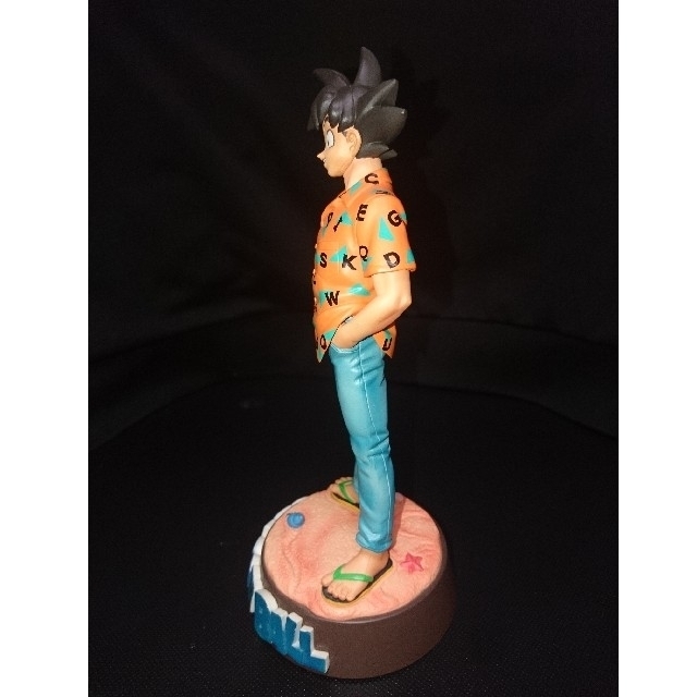 ドラゴンボール アロハシャツ 孫悟空 フィギュアの通販 by |ラクマ