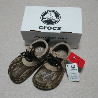 クロックス(crocs)のクロックス　スニーカー　新品タグ付き(スニーカー)