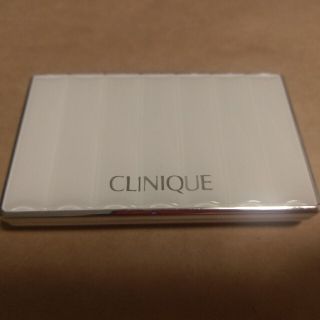 クリニーク(CLINIQUE)のクリニーク パウダーファンデーション ケース付き(ファンデーション)