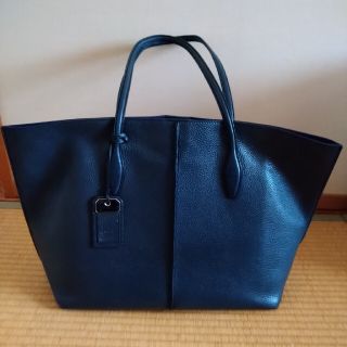 トッズ(TOD'S)の【美品】トッズ ジョイ ミディアム トートバッグ レザー チャーム付 紺 A(トートバッグ)