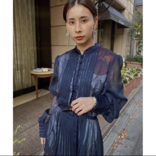 アメリヴィンテージ(Ameri VINTAGE)のAmeri vintage ELLA VEIL DRESS ネイビー(ロングワンピース/マキシワンピース)