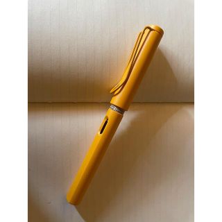 ラミー(LAMY)のLAMY万年筆Safari★限定色マンゴー★新品未使用(ペン/マーカー)