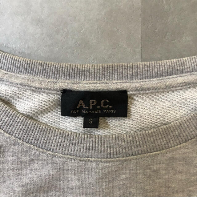 A.P.C(アーペーセー)のサイズS！A.P.C.ロゴスウェット 薄手 APC 大人コーデ アーペーセー メンズのトップス(スウェット)の商品写真