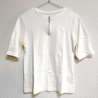 ジーユー(GU)のGU チャック付きTシャツ　白(シャツ/ブラウス(半袖/袖なし))