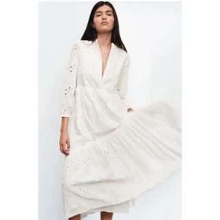 ザラ(ZARA)のみわるき様専用　ZARA カットワーク刺繍ワンピース XS(ロングワンピース/マキシワンピース)