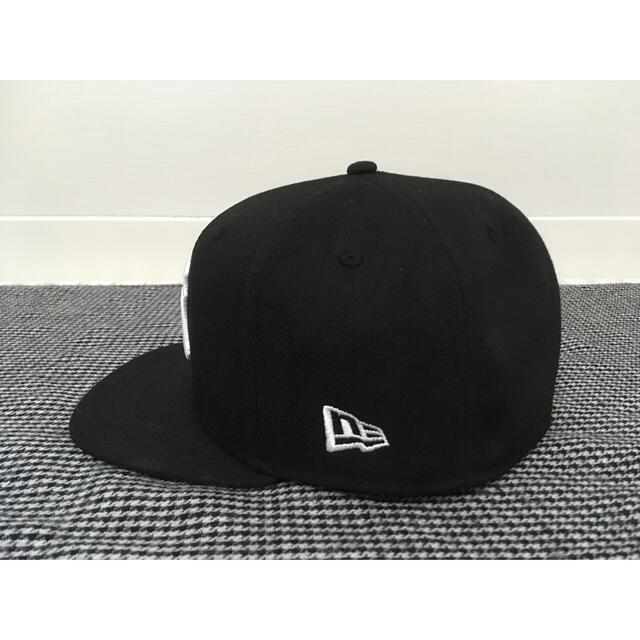 NEW ERA(ニューエラー)の【使用少・美品】NEWERA ニューエラ ヤンキースキャップ 黒 57.7cm メンズの帽子(キャップ)の商品写真