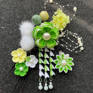 つまみ細工 髪飾り ぼかし 緑 成人式 七五三 卒業式 No.177の通販 by ... つまみ細工 髪飾り ぼかし 緑 成人式 七五三 卒業式 No.177