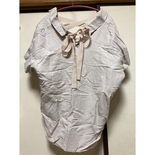 ローズバッド(ROSE BUD)のバックリボンシャツ(シャツ/ブラウス(半袖/袖なし))