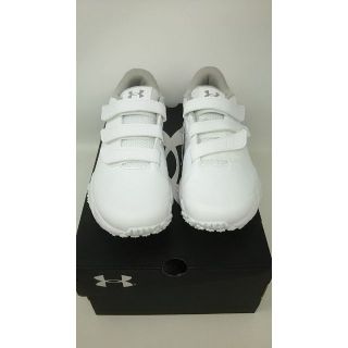 アンダーアーマー(UNDER ARMOUR)のアンダーアーマージュニアトレーニングシューズ20.5cm 3025679-100(シューズ)