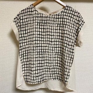 グローブ(grove)のグローブ　きれいめトップス　上品　M (カットソー(半袖/袖なし))