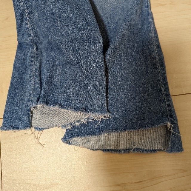 L'Appartement DEUXIEME CLASSE(アパルトモンドゥーズィエムクラス)の【MOTHER/マザー】 LT BLUE INSIDER DENIM 別注 レディースのパンツ(デニム/ジーンズ)の商品写真