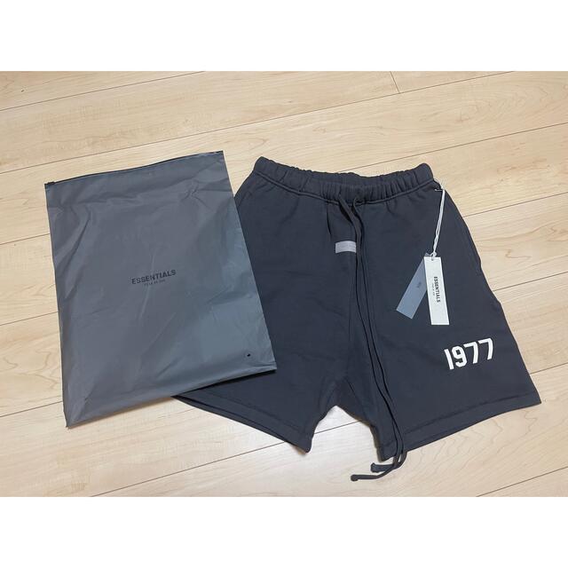 Fear of God Essentials 1977 ショートパンツ