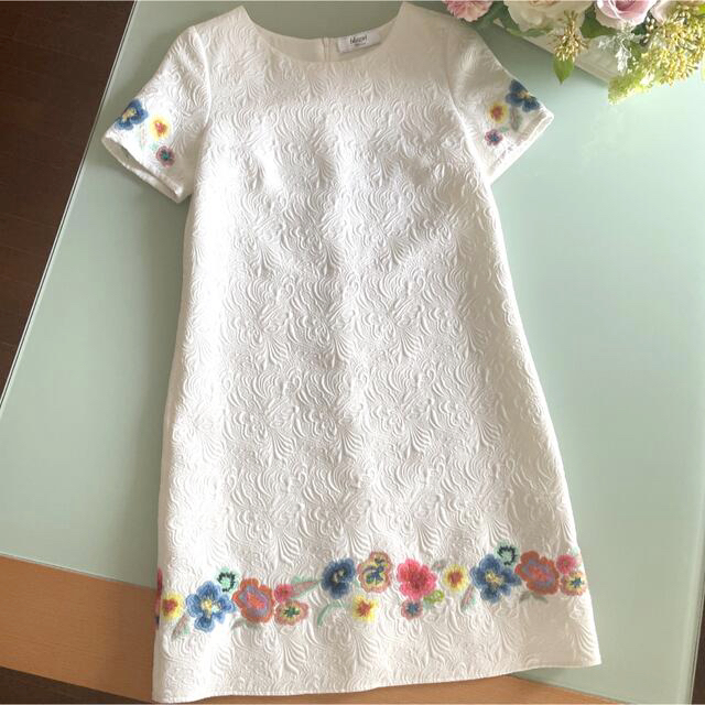 Blugirl(ブルーガール)の♡ブルーガール　ブルマリン♡ 刺繍ワンピース　フォクシー　ルネ rene レディースのワンピース(ひざ丈ワンピース)の商品写真