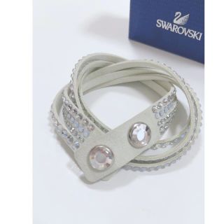 スワロフスキー(SWAROVSKI)の【匿名配送】ホワイト系　白　スワロフスキー　SWAROVSKI ブレスレット(ブレスレット/バングル)