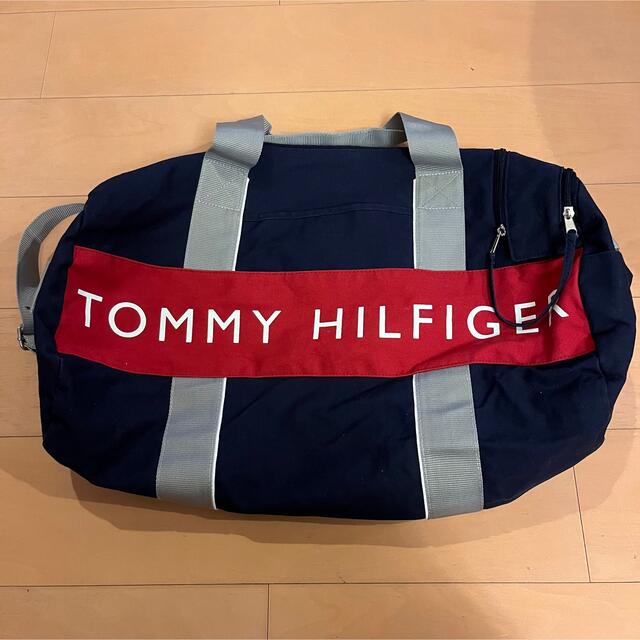 TOMMY HILFIGER(トミーヒルフィガー)のTOMMY HILFIGER トミーヒルフィガー ドラム型ボストンバッグ メンズのバッグ(ボストンバッグ)の商品写真