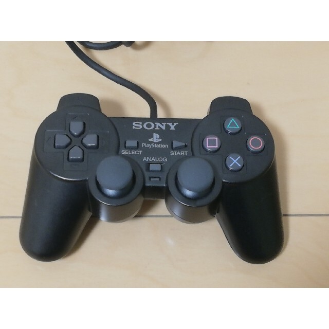 PlayStation2(プレイステーション2)のPlayStation2 純正コントローラー デュアルショック2　2個セット エンタメ/ホビーのゲームソフト/ゲーム機本体(家庭用ゲーム機本体)の商品写真