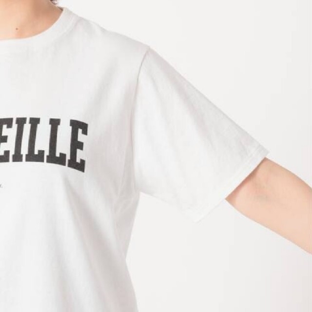 SLOBE IENA(スローブイエナ)のタグ付き新品 SLOBE IENA MARSEILLE ロゴTシャツホワイト レディースのトップス(Tシャツ(半袖/袖なし))の商品写真
