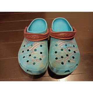 クロックス(crocs)のcrocs（クロックス）M5 W7 23cm ブルー柄付き USED(サンダル)