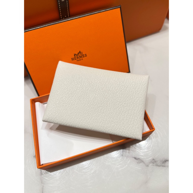 なども Hermes - 新品 HERMES カルヴィ デュオ ベルソ カード 財布の