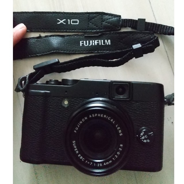 【本体美品】FUJIFILM デジタルカメラ X10