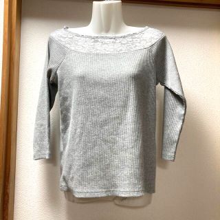 コルザ(COLZA)の【美品】COLZA★グレーの胸元レース七分袖トップス(カットソー(長袖/七分))