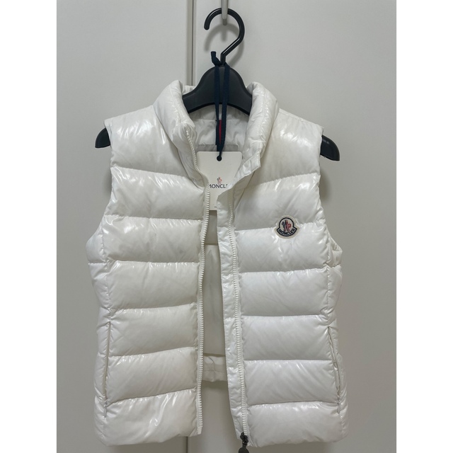 MONCLER(モンクレール)のモンクレール140ダウンベスト レディースのジャケット/アウター(ダウンベスト)の商品写真