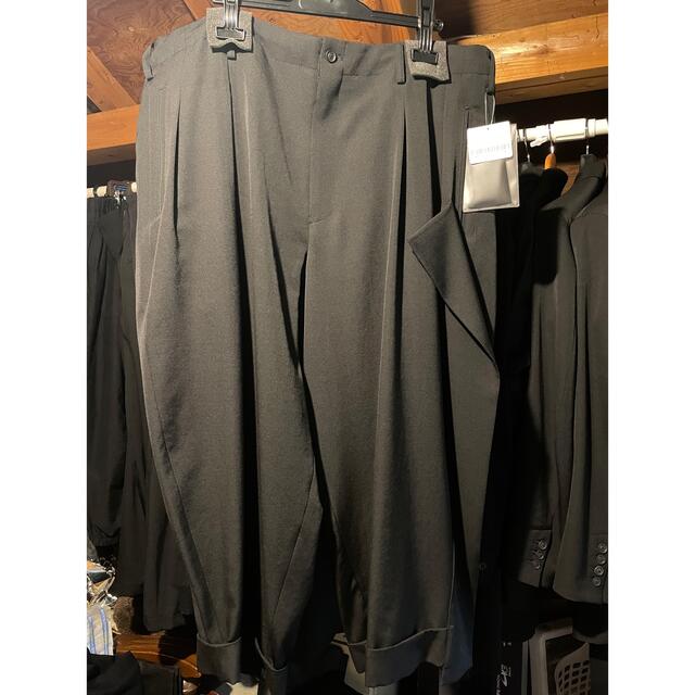 Yohji Yamamoto(ヨウジヤマモト)の【新品】ヨウジヤマモト 22SS FLASH CLOTH CUFFS PANTS メンズのパンツ(スラックス)の商品写真